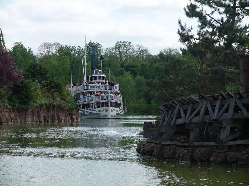 River boat coming around rock work at Disneyland Paris