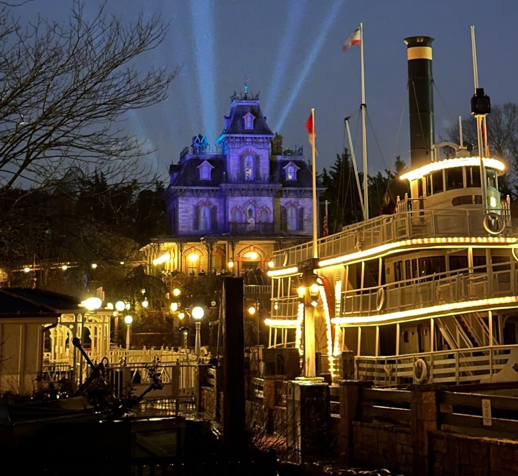 Molly Brown Riverboat outside Phantom Manor in Disneyland Paris
