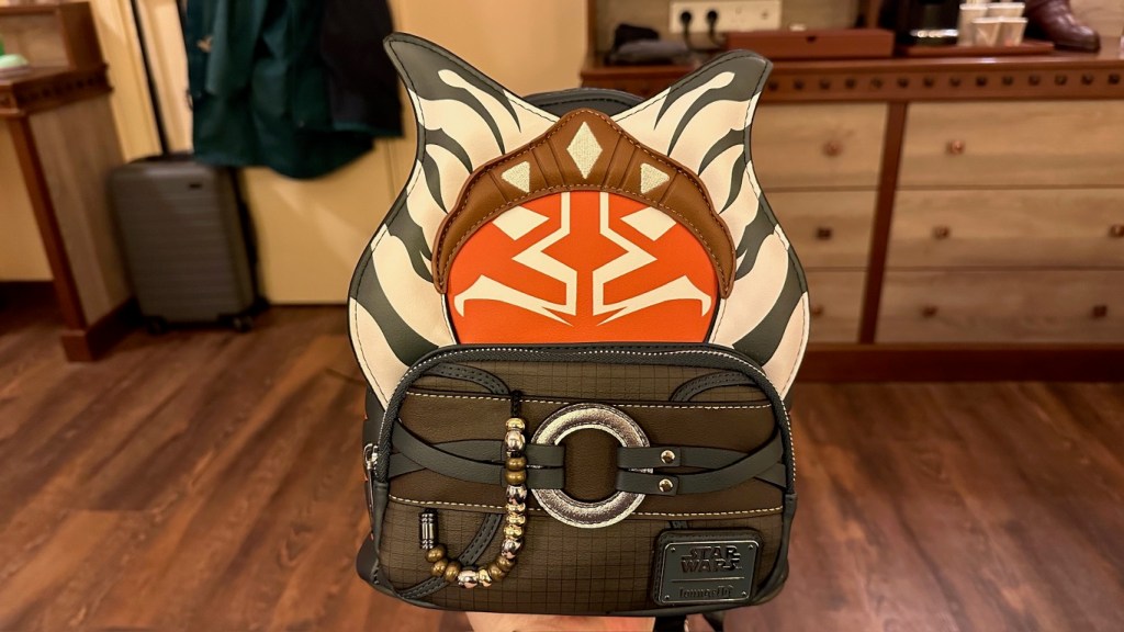 Small back pack with an Ashoka Tano pattern