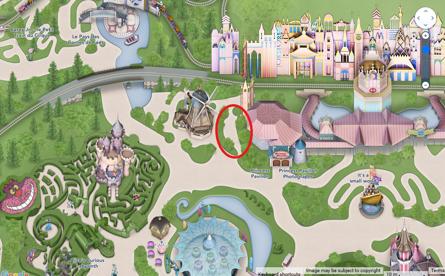 Map of Fantasyland in Disneyland Paris showing location of Rapunzel and Flynn show