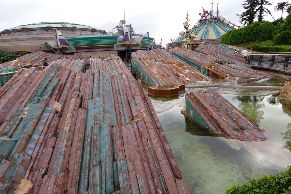 Rocks and Space Mountain in Discoveryland in Disneyland Paris