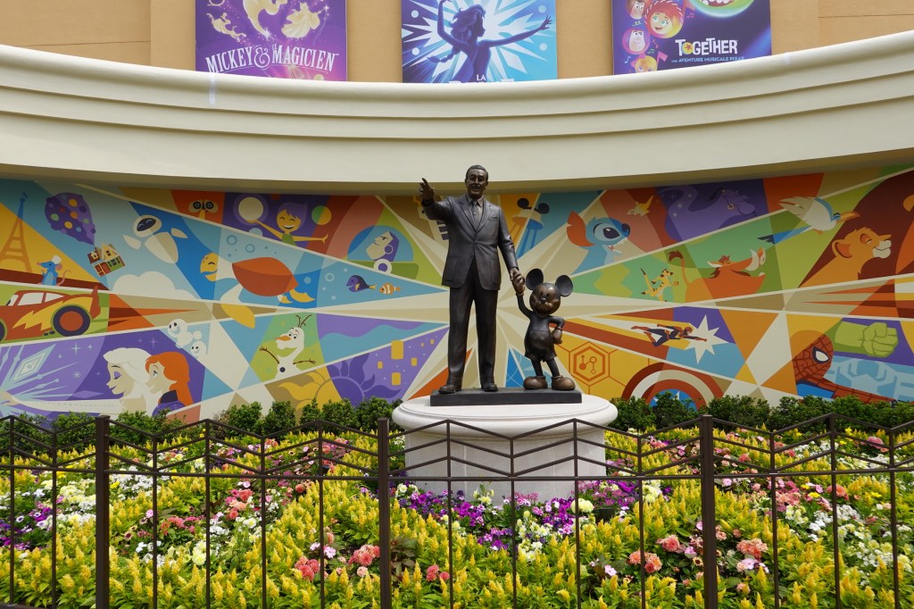 Partners statue and mural outside World Premiere in the Walt Disney Studios Park in Disneyland Paris