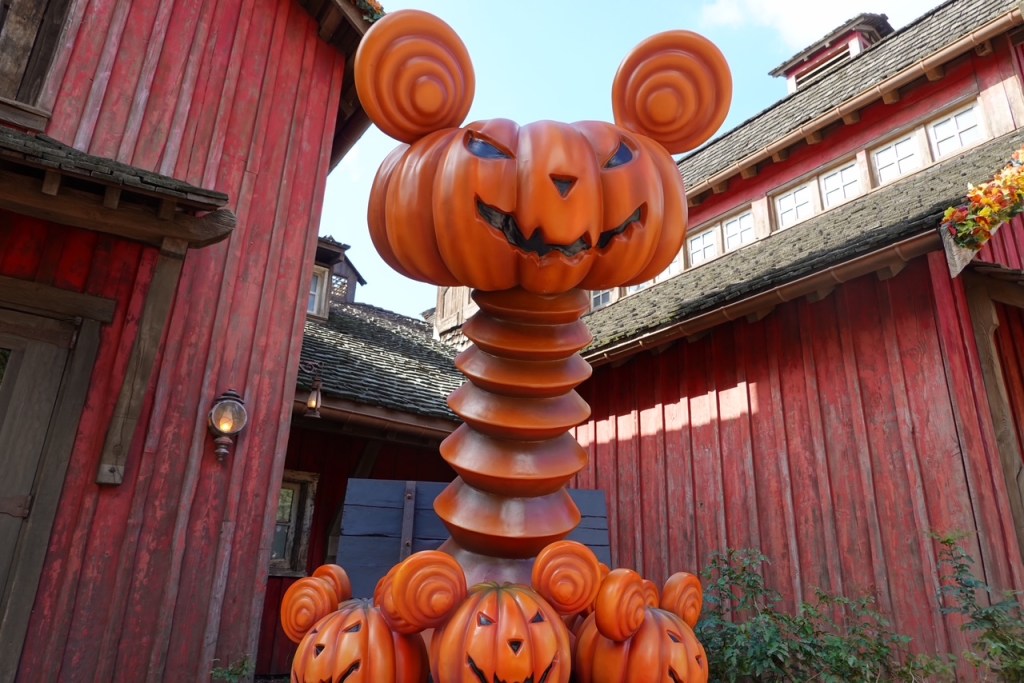 Mickey pumpkin jack-in-the-box
