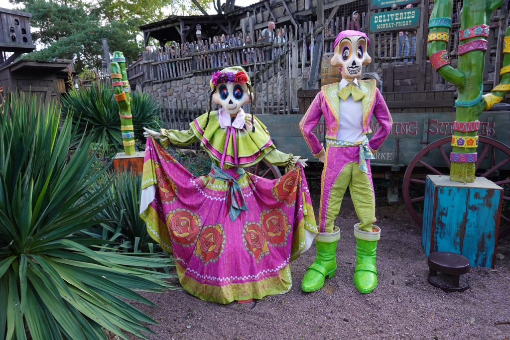 Dias de la Mortos skeleton figures in Disneyland Paris Frontierland for Halloween