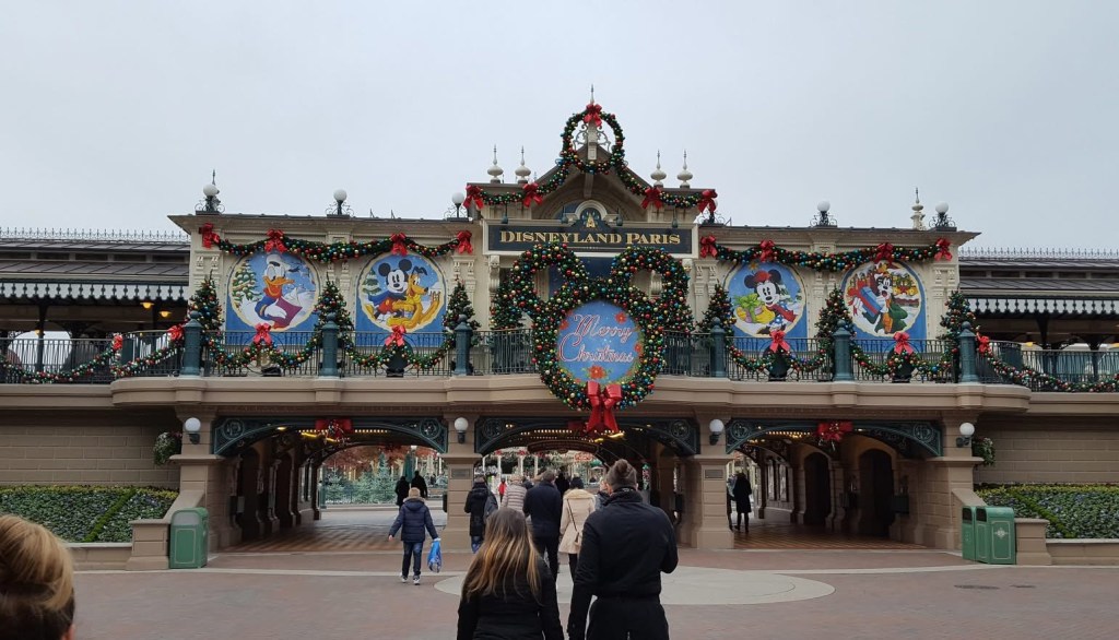 Guide to Disney’s Enchanted Christmas at Disneyland&nbsp;Paris