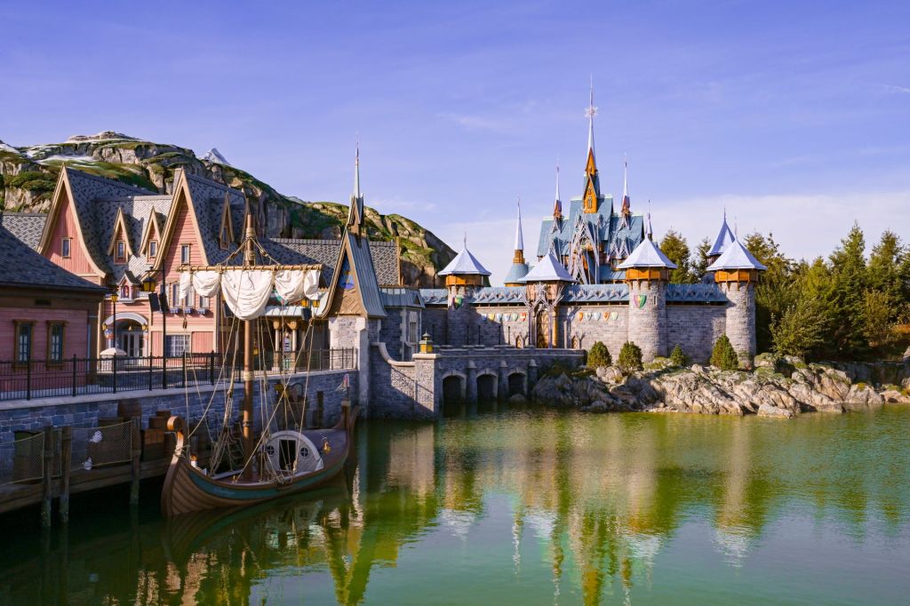 Arendelle Castle in World of Frozen in Disneyland Paris