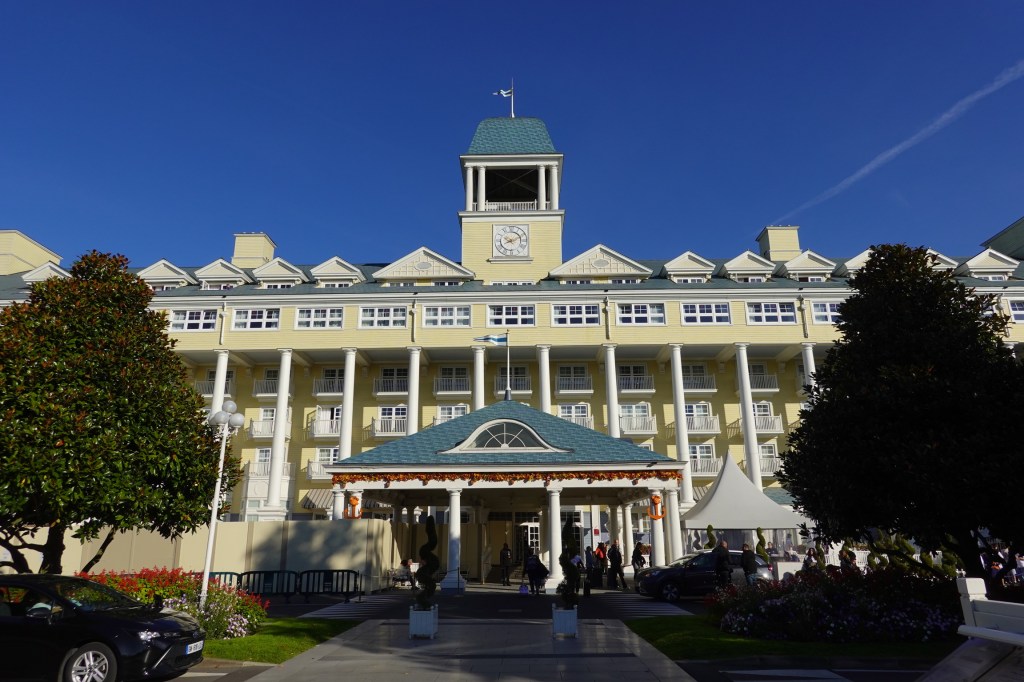 Guide to the Hotel Rooms in Disney’s Newport Bay Club at Disneyland&nbsp;Paris