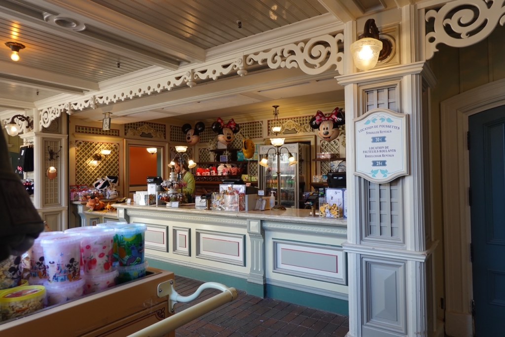 Stroller and wheelchair rental location in Disneyland Paris