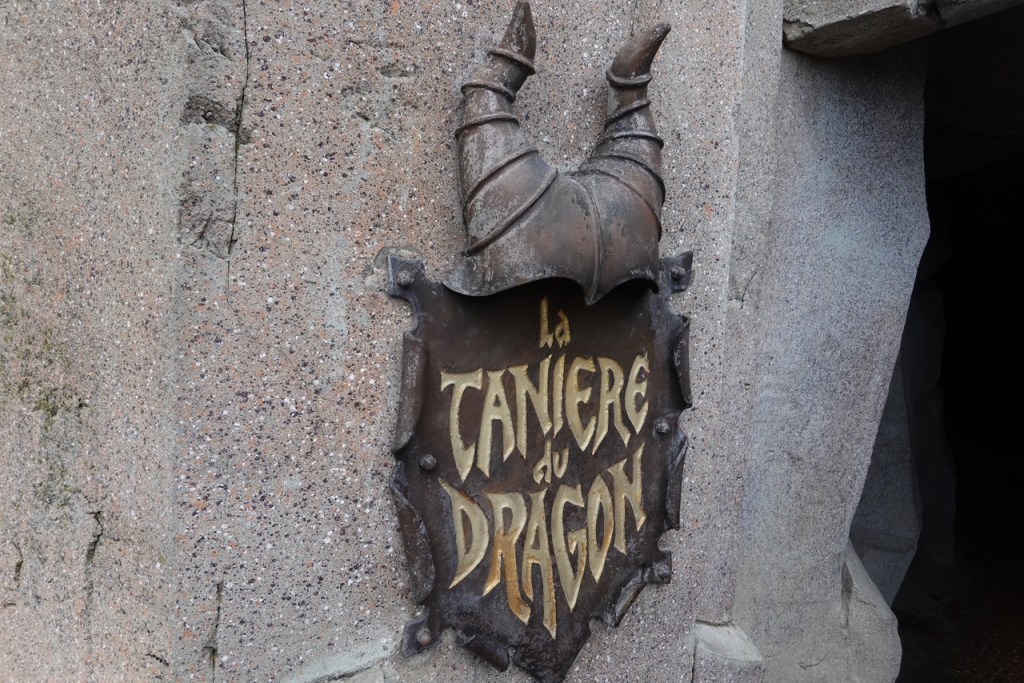 Sign for La Taniere du Dragon in Disneyland Paris