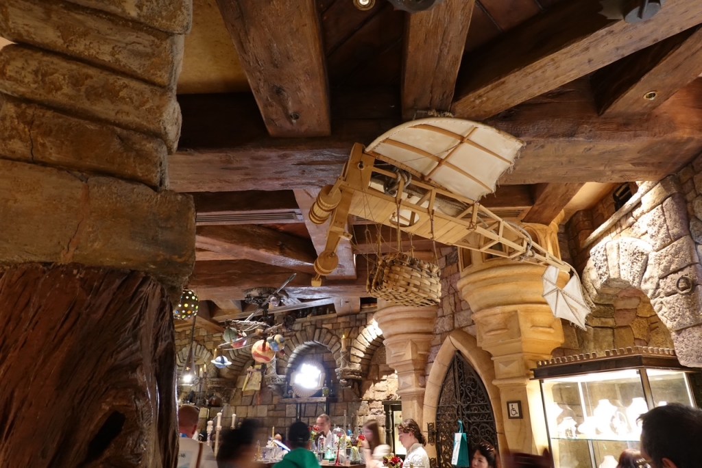 Theming and cases in the Merlin the Enchanter shop in Disneyland Paris