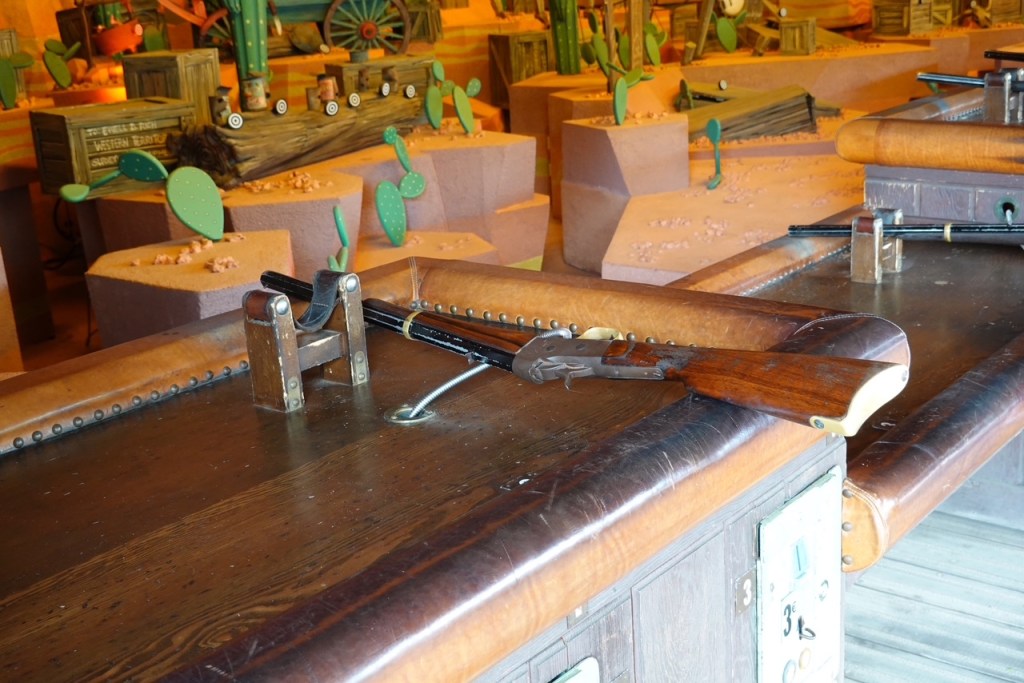 Rifle on table at Frontierland Shooting Arcade in Disneyland Paris