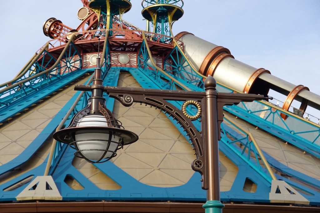 Part of Space Mountain building and themed lamppost in Disneyland Paris