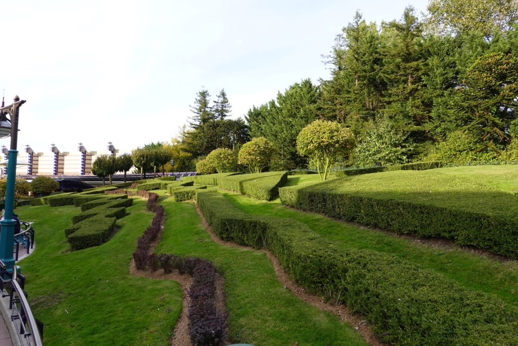 Flower beds next to the railroad in Disneyland Paris